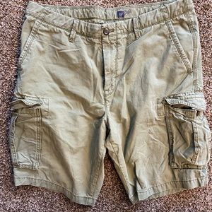 4/$20 Gap sage green men’s cargo shorts